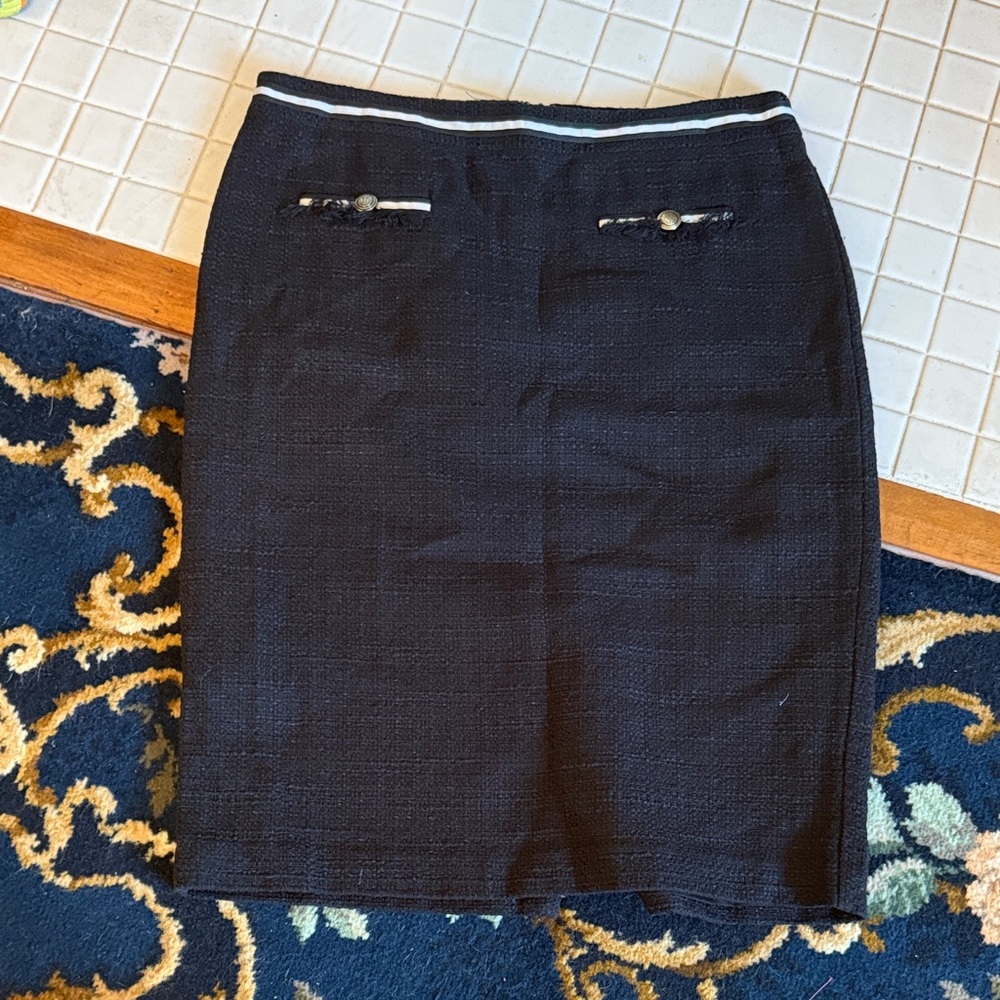 Talbots”Chanel style” Black Pencil Skirt‎ with White Trim- worn about 6x
